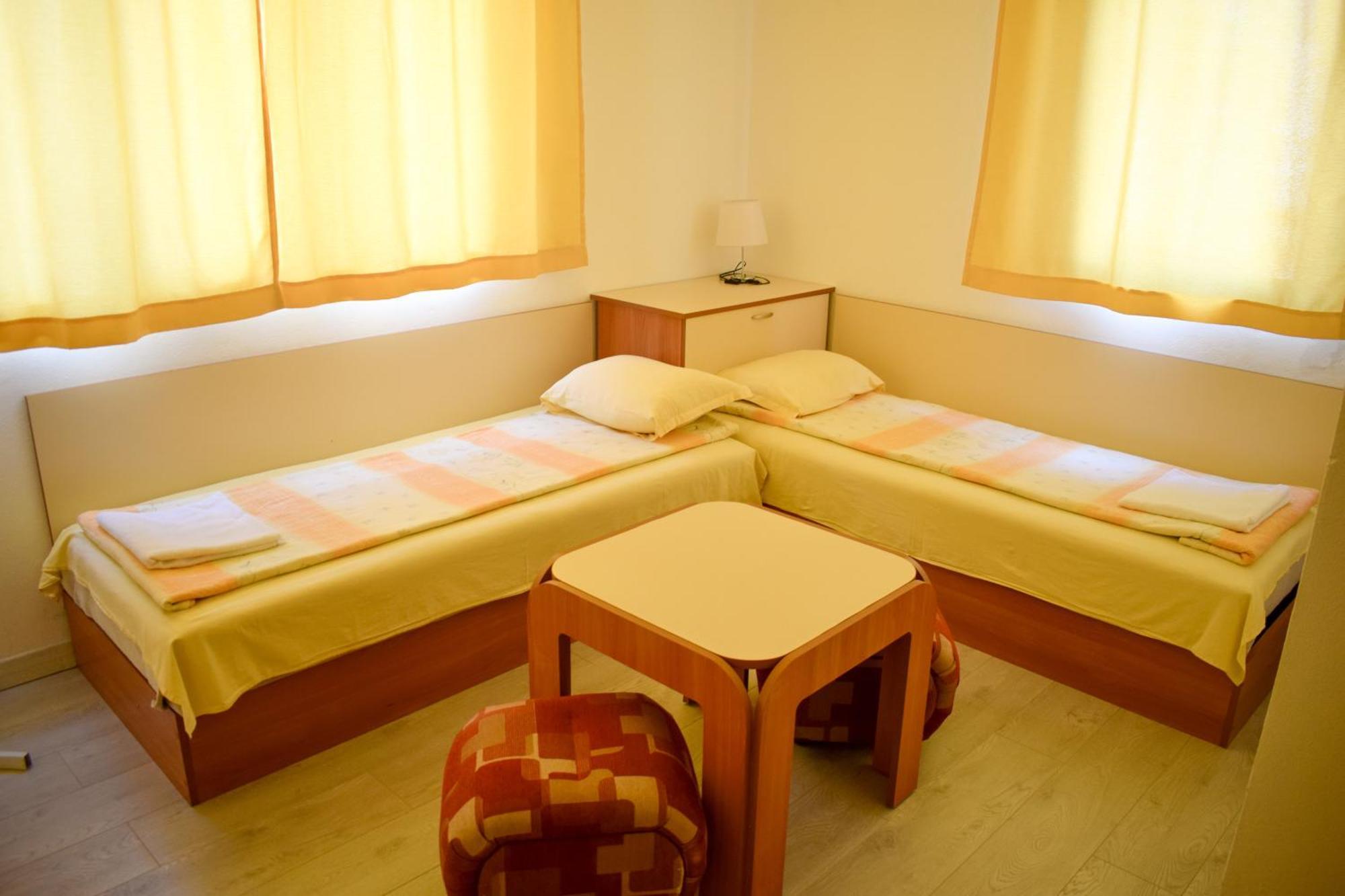 Family Hotel Friends Приморско Экстерьер фото