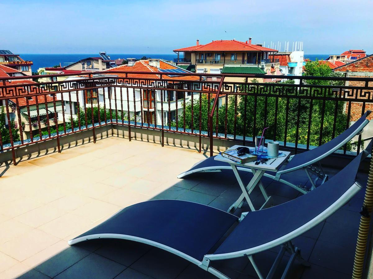 Family Hotel Friends Приморско Экстерьер фото
