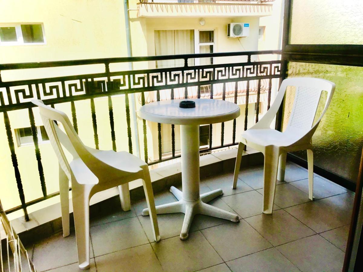 Family Hotel Friends Приморско Экстерьер фото